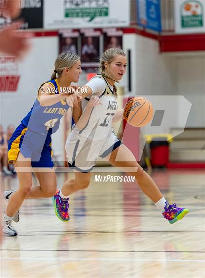 Thumbnail 3 in Mountain Home vs Bentonville West (Billy Ply Classic) photogallery.