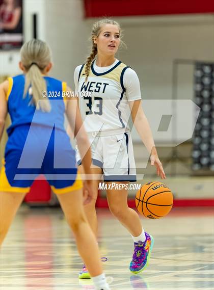 Thumbnail 2 in Mountain Home vs Bentonville West (Billy Ply Classic) photogallery.