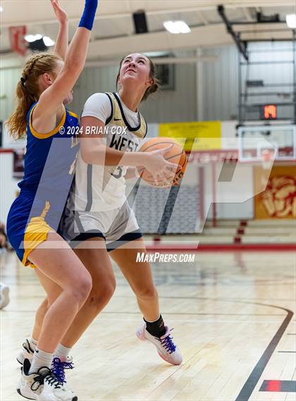 Thumbnail 1 in Mountain Home vs Bentonville West (Billy Ply Classic) photogallery.