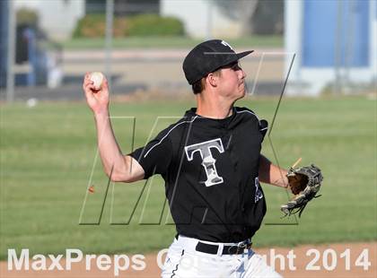 Thumbnail 1 in North @ Tehachapi photogallery.