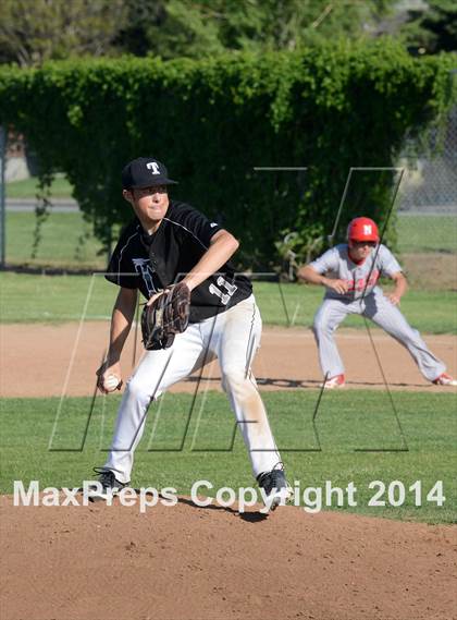 Thumbnail 1 in North @ Tehachapi photogallery.