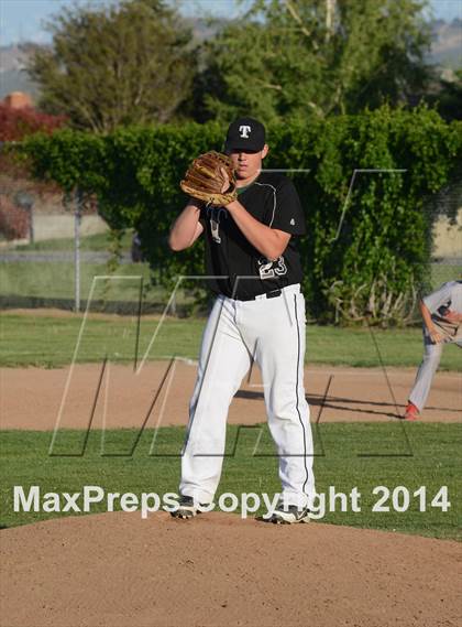 Thumbnail 1 in North @ Tehachapi photogallery.