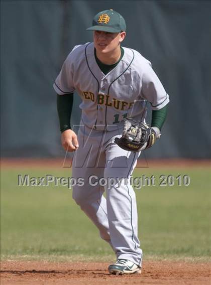 Thumbnail 1 in Pleasant Valley vs. Red Bluff (CIF NS D1 Final) photogallery.