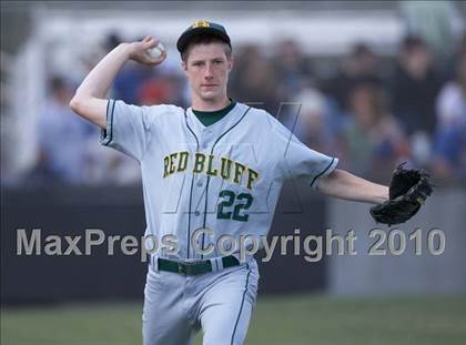 Thumbnail 1 in Pleasant Valley vs. Red Bluff (CIF NS D1 Final) photogallery.