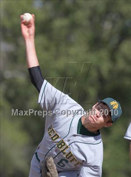 Thumbnail 2 in Pleasant Valley vs. Red Bluff (CIF NS D1 Final) photogallery.