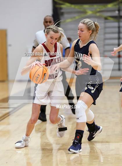 Thumbnail 1 in Alexander Central vs. Bunker Hill (Dick's Sporting Goods Classic) photogallery.