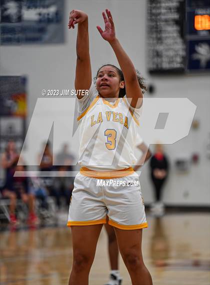 Thumbnail 3 in La Vega vs Madisonville (UIL 4A Reg III Final) photogallery.