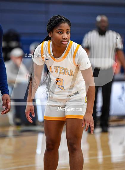 Thumbnail 1 in La Vega vs Madisonville (UIL 4A Reg III Final) photogallery.