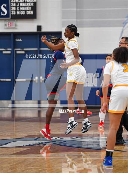 Thumbnail 1 in La Vega vs Madisonville (UIL 4A Reg III Final) photogallery.