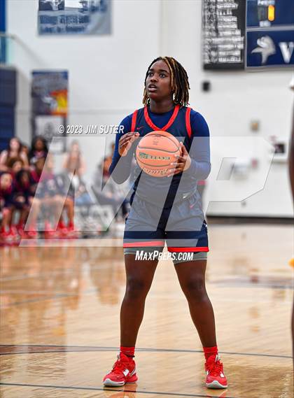 Thumbnail 3 in La Vega vs Madisonville (UIL 4A Reg III Final) photogallery.