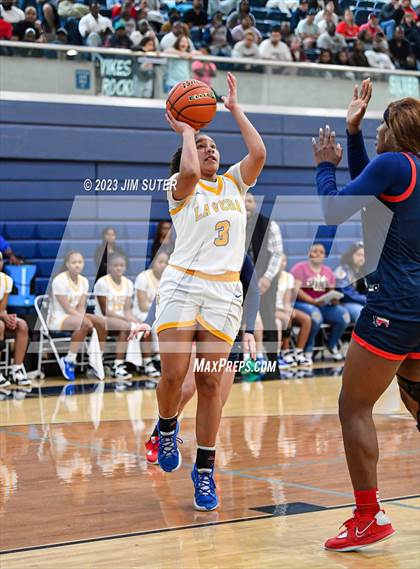 Thumbnail 1 in La Vega vs Madisonville (UIL 4A Reg III Final) photogallery.