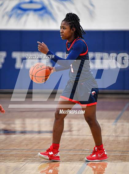 Thumbnail 1 in La Vega vs Madisonville (UIL 4A Reg III Final) photogallery.