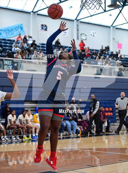 Thumbnail 3 in La Vega vs Madisonville (UIL 4A Reg III Final) photogallery.