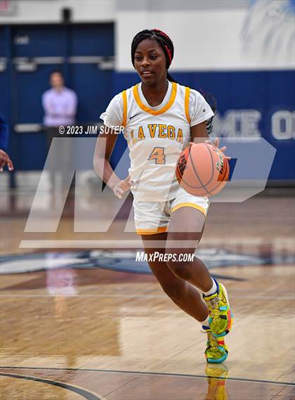 Thumbnail 3 in La Vega vs Madisonville (UIL 4A Reg III Final) photogallery.