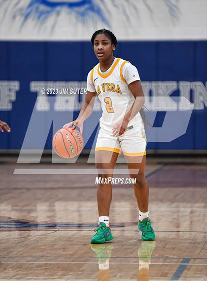 Thumbnail 2 in La Vega vs Madisonville (UIL 4A Reg III Final) photogallery.