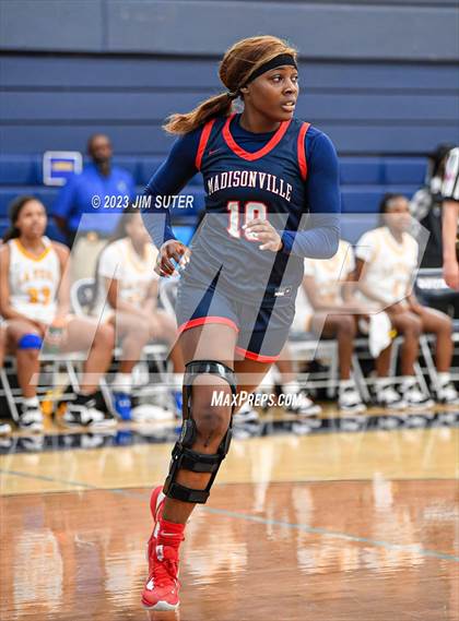 Thumbnail 2 in La Vega vs Madisonville (UIL 4A Reg III Final) photogallery.