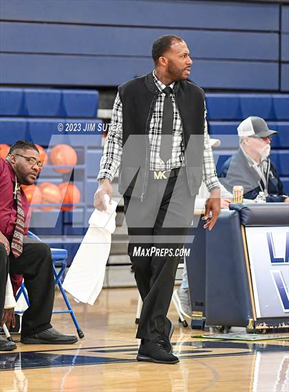 Thumbnail 3 in La Vega vs Madisonville (UIL 4A Reg III Final) photogallery.