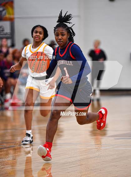 Thumbnail 2 in La Vega vs Madisonville (UIL 4A Reg III Final) photogallery.