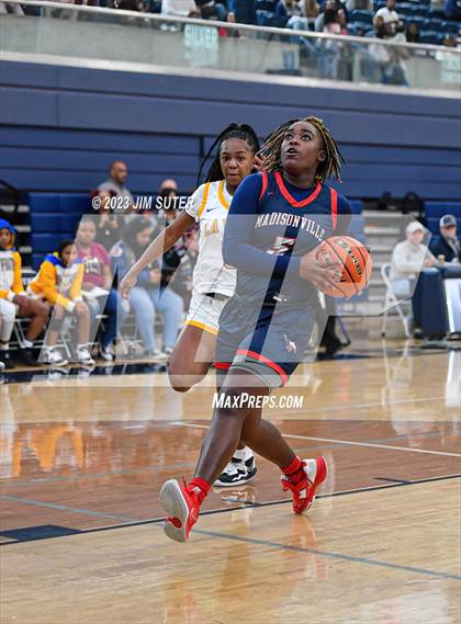 Thumbnail 3 in La Vega vs Madisonville (UIL 4A Reg III Final) photogallery.