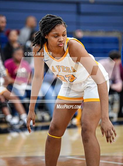 Thumbnail 3 in La Vega vs Madisonville (UIL 4A Reg III Final) photogallery.