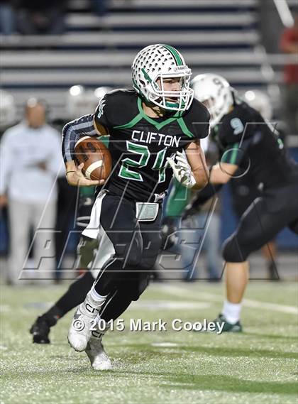 Thumbnail 2 in Clifton vs. Franklin (UIL 3A D2 Area Playoff) photogallery.