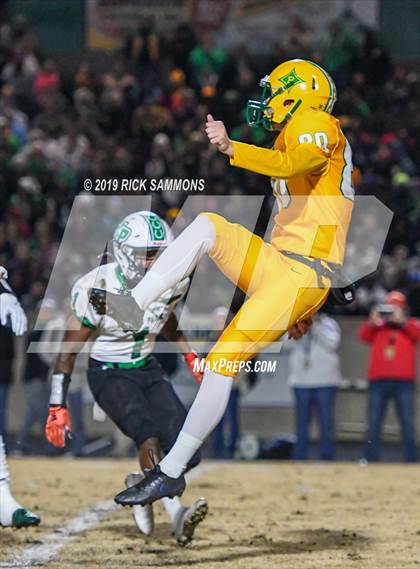 Thumbnail 2 in Richmond vs. Myers Park (NCHSAA 4AA 3rd Round Playoff) photogallery.
