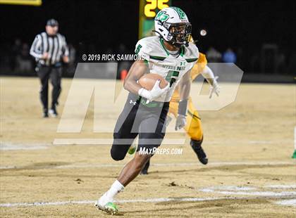 Thumbnail 2 in Richmond vs. Myers Park (NCHSAA 4AA 3rd Round Playoff) photogallery.