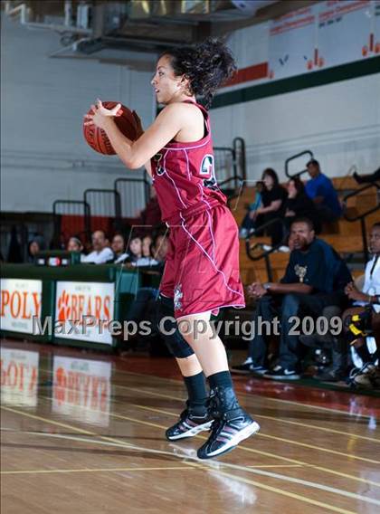 Thumbnail 3 in Carter vs. Patriot (Lady Bears Holiday Classic) photogallery.