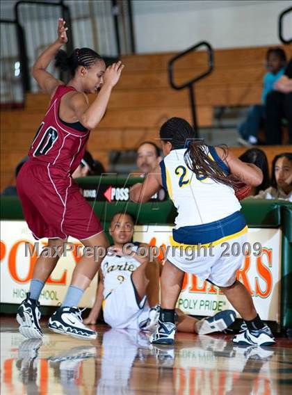 Thumbnail 2 in Carter vs. Patriot (Lady Bears Holiday Classic) photogallery.