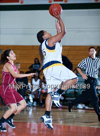 Thumbnail 1 in Carter vs. Patriot (Lady Bears Holiday Classic) photogallery.