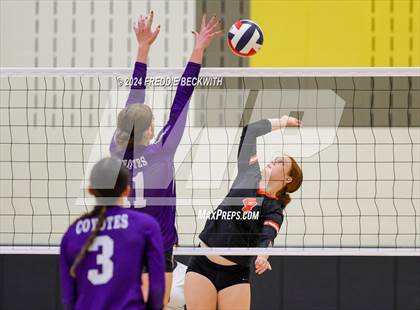 Thumbnail 1 in Anna vs. Tom Bean (Hwy 75 Volleyfest) photogallery.