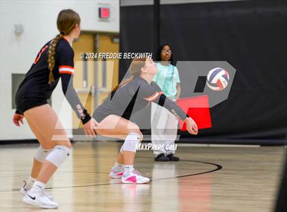 Thumbnail 3 in Anna vs. Tom Bean (Hwy 75 Volleyfest) photogallery.