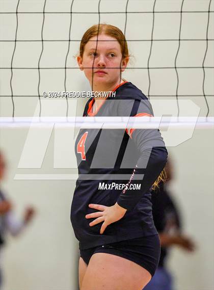 Thumbnail 2 in Anna vs. Tom Bean (Hwy 75 Volleyfest) photogallery.