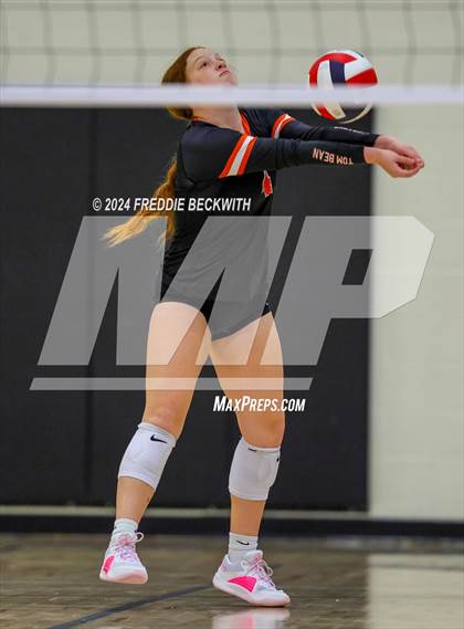 Thumbnail 3 in Anna vs. Tom Bean (Hwy 75 Volleyfest) photogallery.
