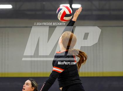 Thumbnail 2 in Anna vs. Tom Bean (Hwy 75 Volleyfest) photogallery.