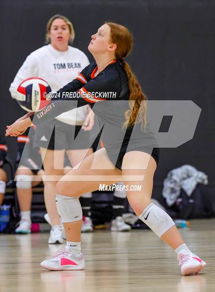 Thumbnail 3 in Anna vs. Tom Bean (Hwy 75 Volleyfest) photogallery.
