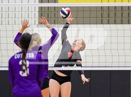 Thumbnail 2 in Anna vs. Tom Bean (Hwy 75 Volleyfest) photogallery.