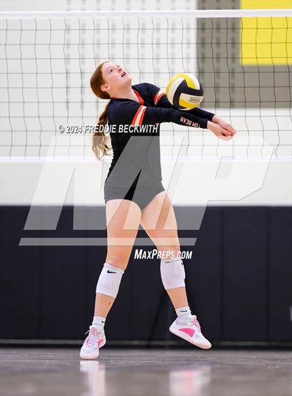 Thumbnail 1 in Anna vs. Tom Bean (Hwy 75 Volleyfest) photogallery.