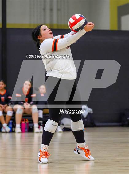 Thumbnail 2 in Anna vs. Tom Bean (Hwy 75 Volleyfest) photogallery.