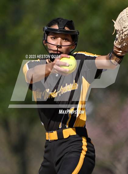 Thumbnail 3 in Peninsula vs. Dana Hills (Alan Dugard Classic) photogallery.
