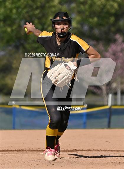 Thumbnail 1 in Peninsula vs. Dana Hills (Alan Dugard Classic) photogallery.
