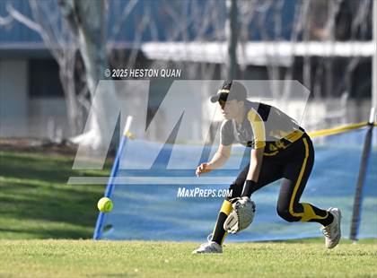 Thumbnail 2 in Peninsula vs. Dana Hills (Alan Dugard Classic) photogallery.