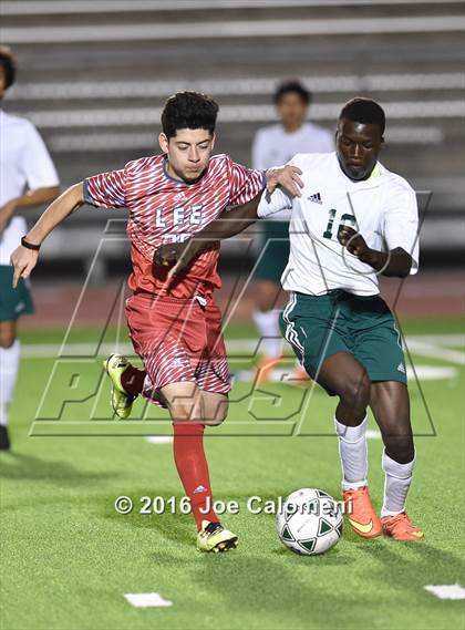 Thumbnail 2 in Lee [Robert E.] vs Holmes (Gustafson Stadium) photogallery.