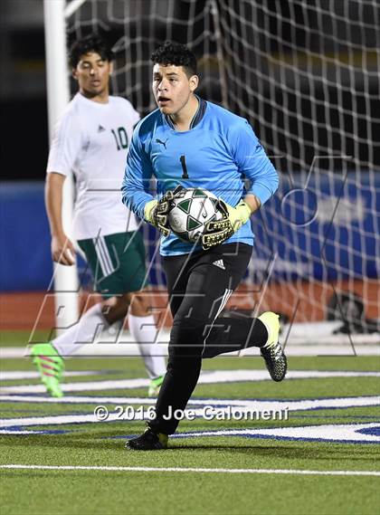 Thumbnail 3 in Lee [Robert E.] vs Holmes (Gustafson Stadium) photogallery.