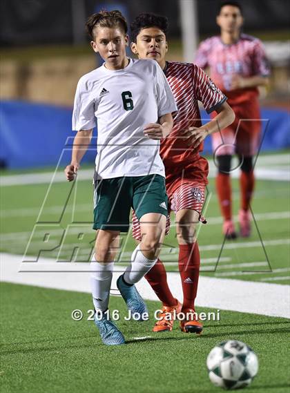 Thumbnail 1 in Lee [Robert E.] vs Holmes (Gustafson Stadium) photogallery.