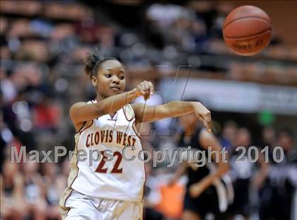 Thumbnail 2 in Stockdale vs. Clovis West (CIF CS D1 Final) photogallery.