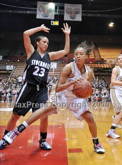 Thumbnail 2 in Stockdale vs. Clovis West (CIF CS D1 Final) photogallery.