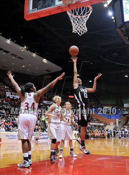 Thumbnail 1 in Stockdale vs. Clovis West (CIF CS D1 Final) photogallery.