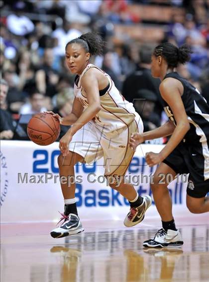 Thumbnail 1 in Stockdale vs. Clovis West (CIF CS D1 Final) photogallery.