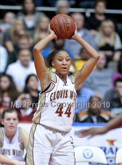 Thumbnail 2 in Stockdale vs. Clovis West (CIF CS D1 Final) photogallery.